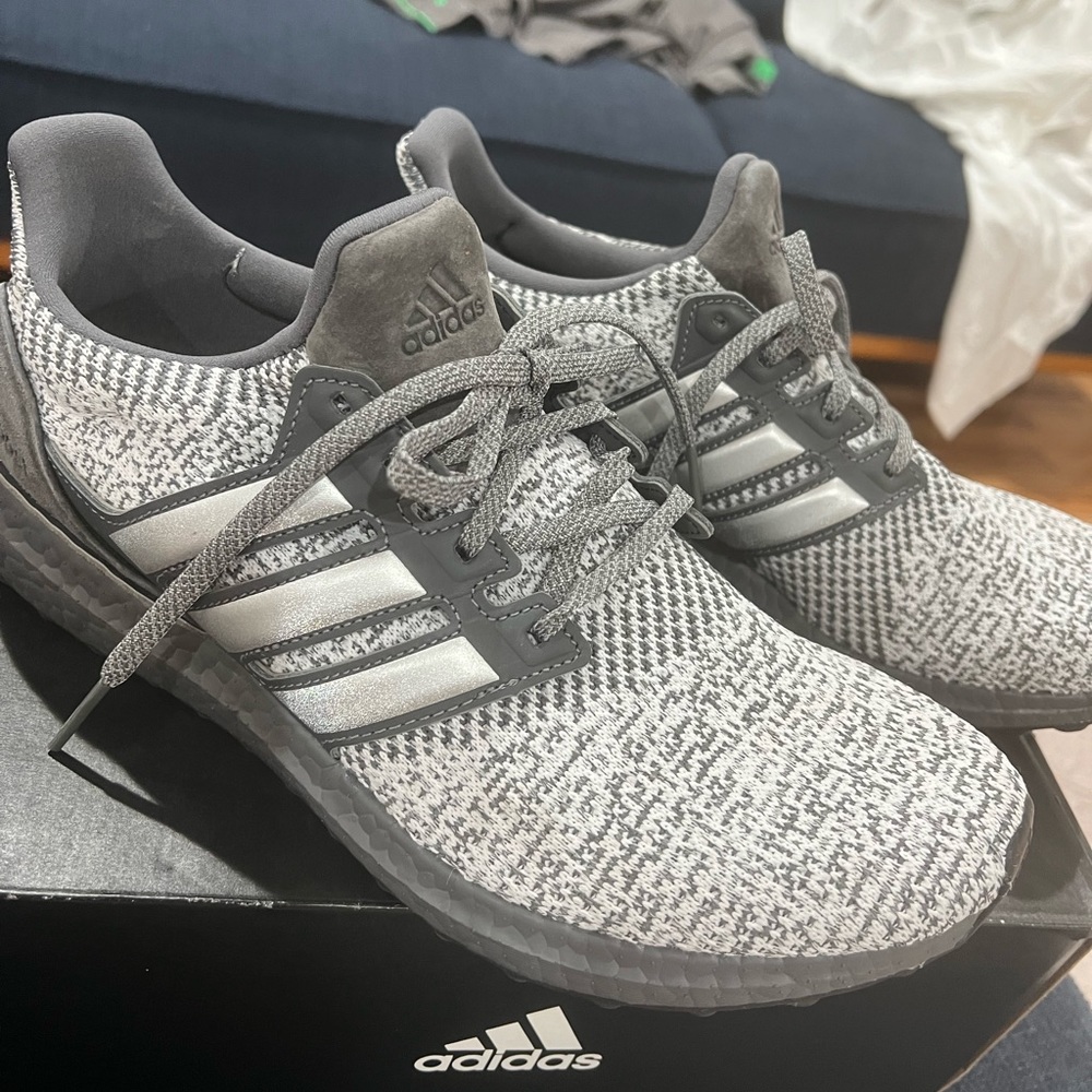 Adidas Mens Ultra Boost DNA Size 11